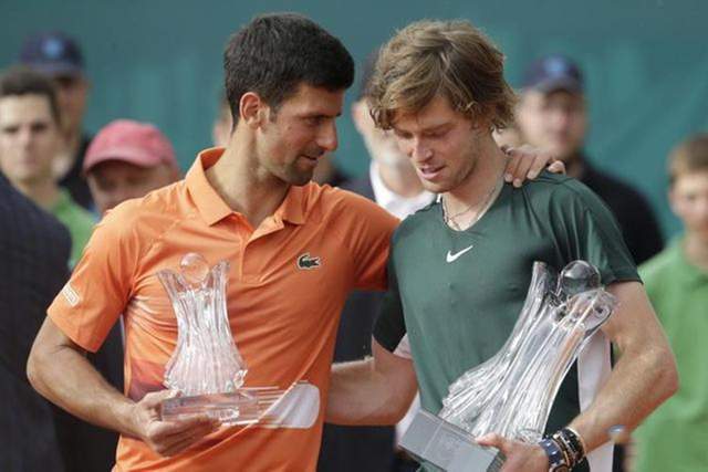 乌加特在中 乌加特在中