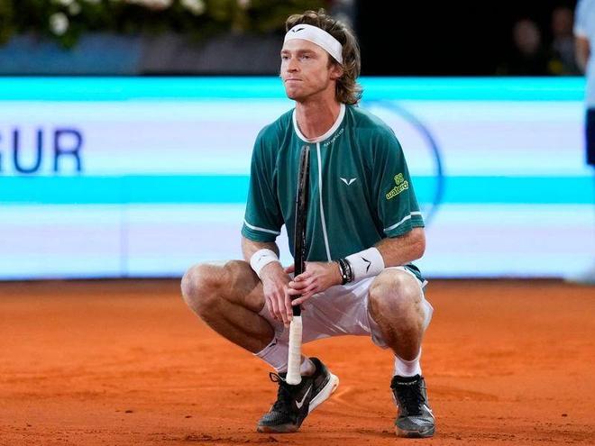 球拉开场面 球拉开场面